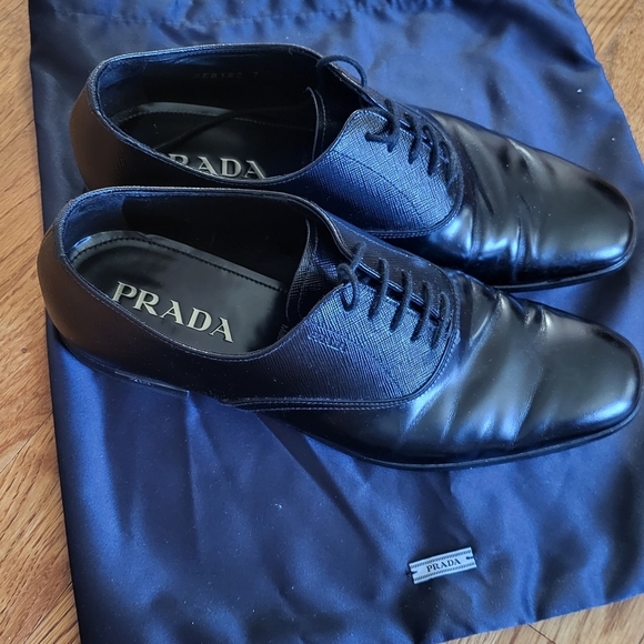 Prada Men\'s Black Leather Shoes